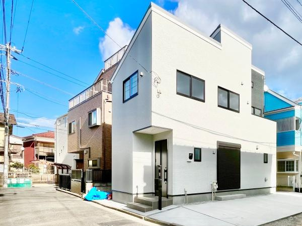 横浜市金沢区寺前２丁目の新築一戸建の外観|堂々と完成しました！いつでもご案内可能です！
お車でご自宅まで送迎承ります。