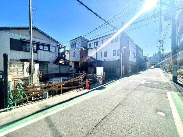 横浜市南区中里１丁目の新築一戸建の前面道路含む現地写真|同仕様物件のご案内をさせて頂きます。
お車でご自宅まで送迎承ります。