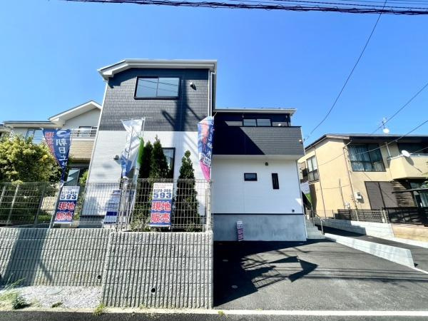 横浜市青葉区荏田西３丁目の新築一戸建の外観|堂々と完成しました！いつでもご案内可能です！
お車でご自宅まで送迎承ります。