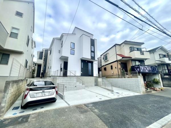 横浜市磯子区洋光台２丁目の新築一戸建の前面道路含む現地写真|陽当りの良さ、住環境を現地にてご確認下さい！
周辺環境も合わせてご案内させて頂きます！