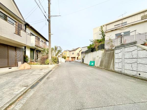 横浜市保土ケ谷区権太坂３丁目の中古一戸建の前面道路含む現地写真|周辺環境も合わせてご案内させて頂きます！
お気軽にお問い合わせ下さい！