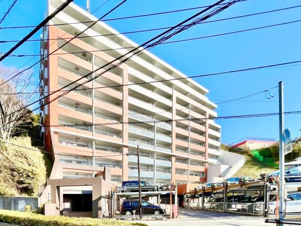 横浜市栄区鍛冶ケ谷１丁目の中古マンションの外観|周辺は落ち着いた街並み。
是非一度、現地へお越しください。
