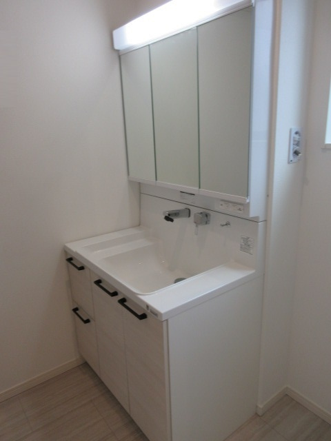 【仲介手数料無料】未入居戸建　熊谷市末広4-14（全11棟）の独立洗面台