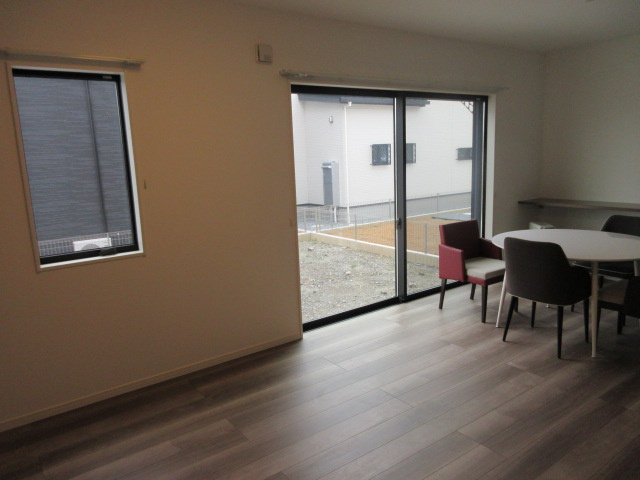 【仲介手数料無料】未入居戸建　熊谷市末広4-14（全11棟）の居間・リビング