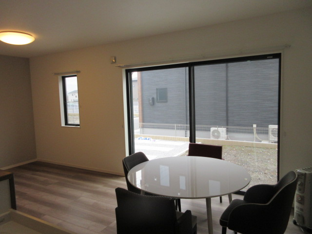 【仲介手数料無料】未入居戸建　熊谷市末広4-14（全11棟）の居間・リビング