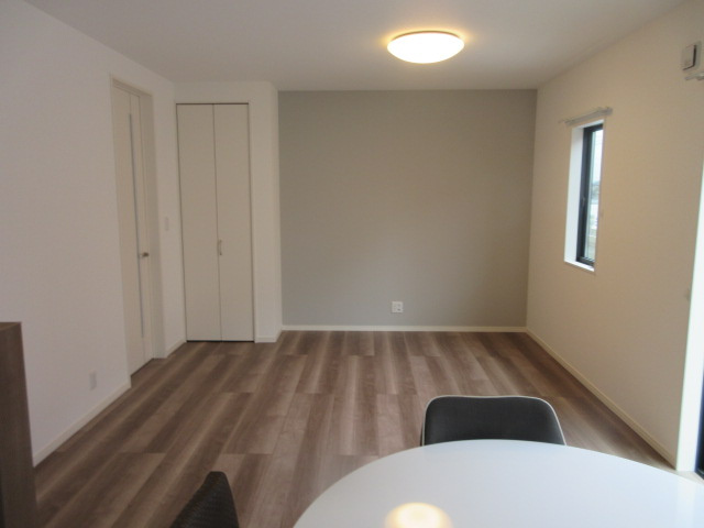 【仲介手数料無料】未入居戸建　熊谷市末広4-14（全11棟）の居間・リビング