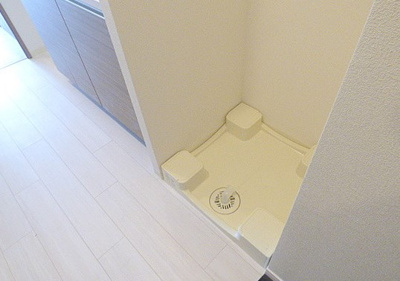 【設備】 | プレサンス玉造ザ・ライブ | 洗濯機置き場です