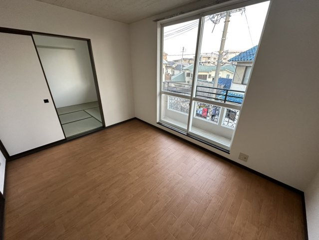 リビング西山町の洋室