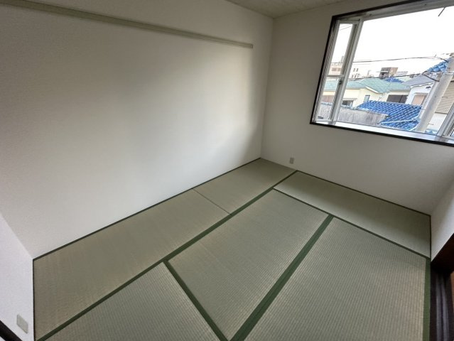 リビング西山町の和室