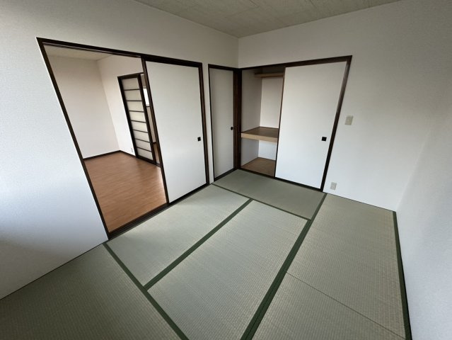 リビング西山町の和室