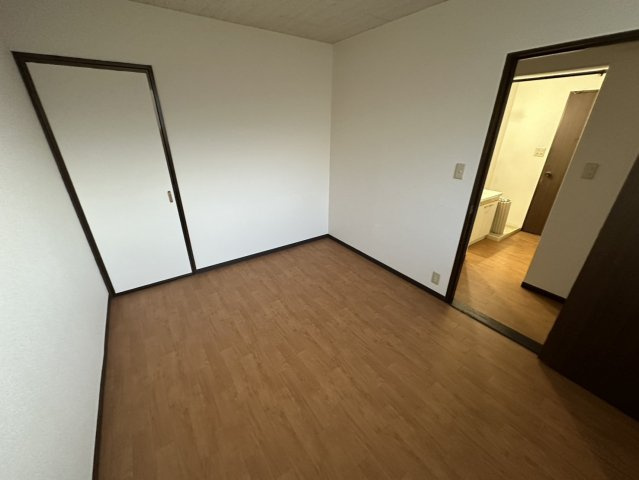 リビング西山町の洋室