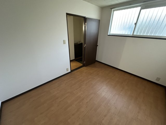 リビング西山町の洋室