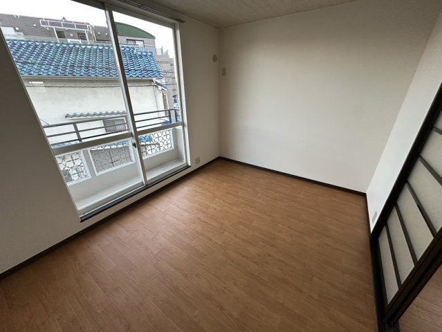 リビング西山町の洋室