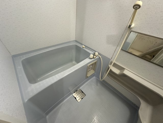 リビング西山町の浴室