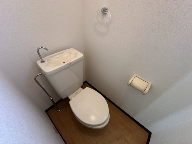 リビング西山町のトイレ
