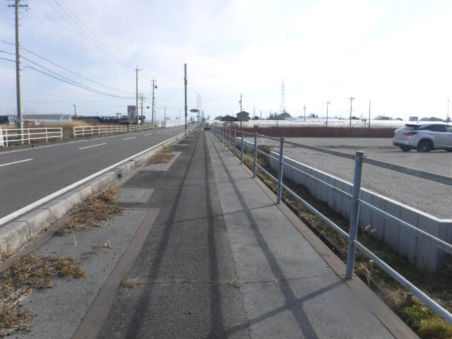 ６４７０４　安八郡神戸町柳瀬土地の前面道路含む現地写真