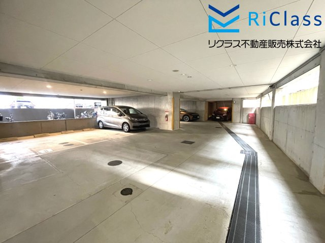 ワコーレハーバーコート神戸の駐車場