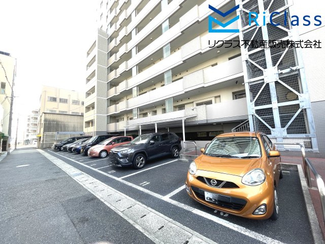 ワコーレハーバーコート神戸の駐車場