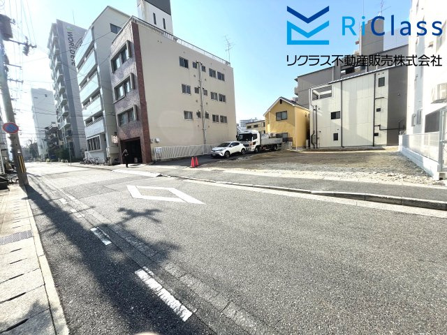 ワコーレハーバーコート神戸の周辺|マンション前の道路です