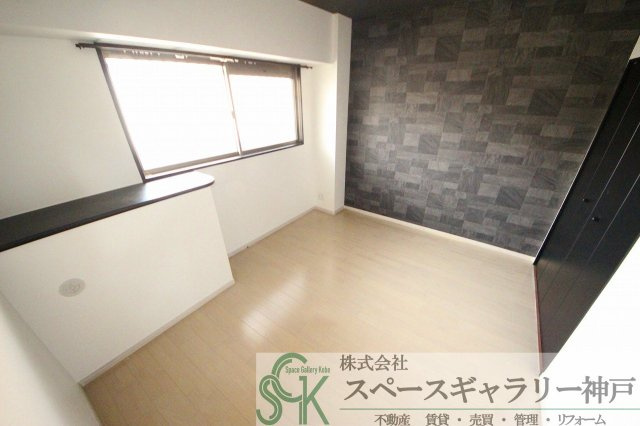 ピュア・プルーンの寝室|※お部屋により仕様が異なる場合があります。