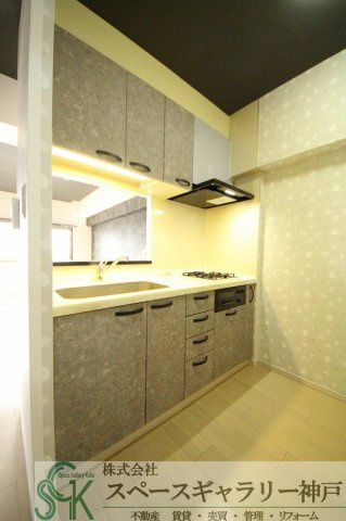 ピュア・プルーンのキッチン|※お部屋により仕様が異なる場合があります。