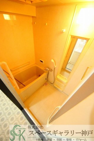 ピュア・プルーンの浴室|※お部屋により仕様が異なる場合があります。