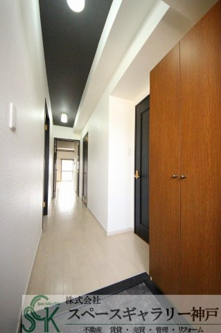 ピュア・プルーンの玄関|※お部屋により仕様が異なる場合があります。