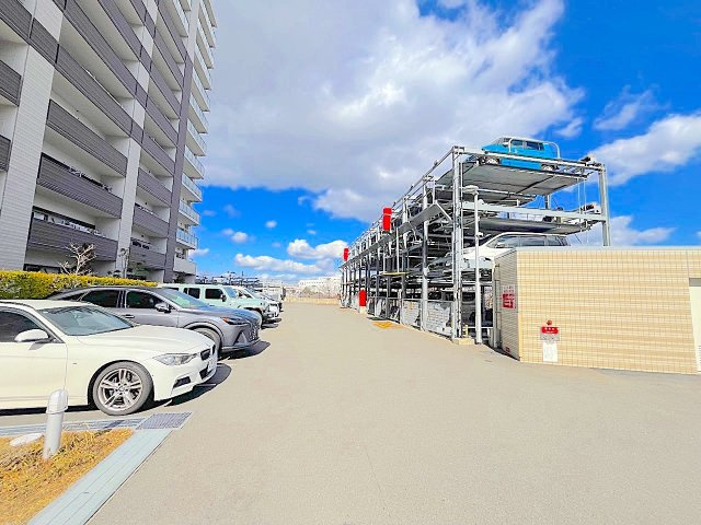 パークサンリヤン博多の森Ⅴ番館の駐車場