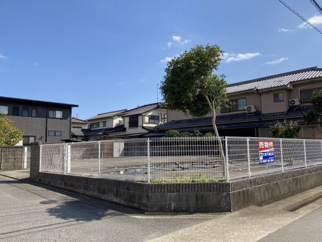 西条市北条1228-9.1228-10　土地の前面道路含む現地写真