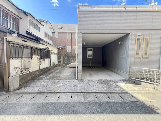 諸岡３丁目戸建ての駐車場