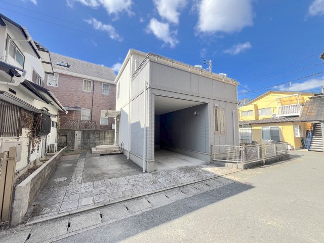 諸岡３丁目戸建ての駐車場