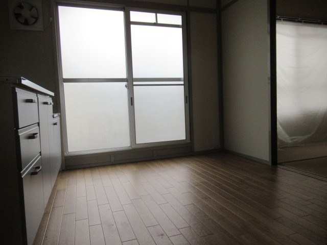 兵庫県公社　神陵台特別の居間・リビング|こちらの居間で趣味の時間をお楽しみください