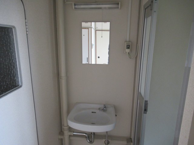 兵庫県公社　神陵台特別の洗面所|ゆったりとスペースのある洗面所