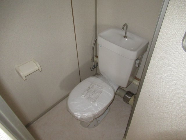 兵庫県公社　神陵台特別のトイレ|コンパクトで使いやすいトイレです