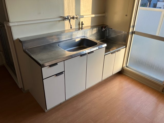 兵庫県公社　伊川谷（３）４号棟のキッチン|お料理しやすいキッチンです