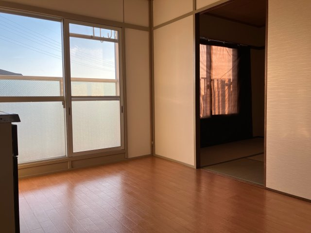 兵庫県公社　伊川谷（３）４号棟の居間・リビング|ゆったりとした居間です