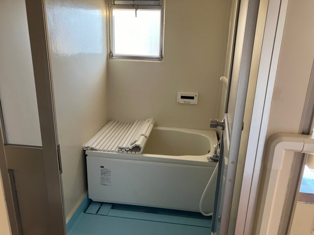 兵庫県公社　伊川谷（３）４号棟の浴室|浴室に窓があります