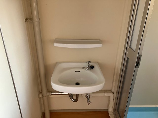 兵庫県公社　伊川谷（３）４号棟の洗面所|忙しい朝には欠かせない洗面所です