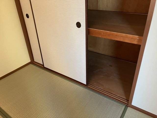 兵庫県公社　伊川谷（３）４号棟の収納|１．５間分の広さがある押入れです