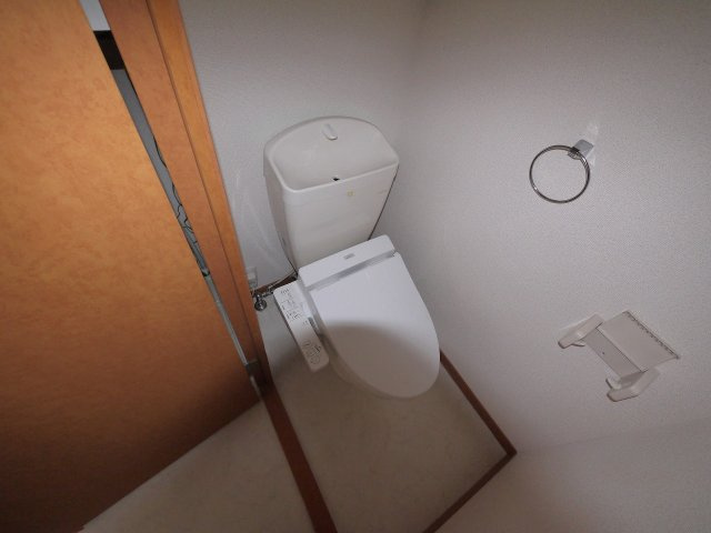 レオパレスナップ　シャンブルのトイレ|落ち着いた色調のトイレです