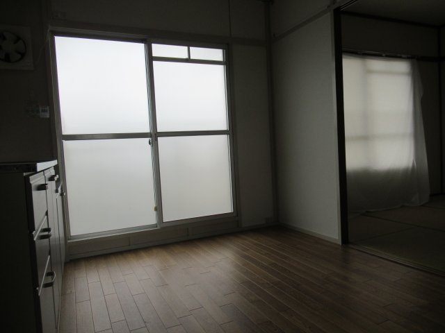 兵庫県公社　神陵台特別の居間・リビング|こちらの居間で趣味の時間をお楽しみください