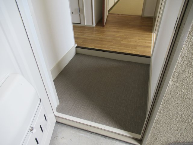 兵庫県公社　神陵台特別の玄関|シンプルで使いやすい玄関です