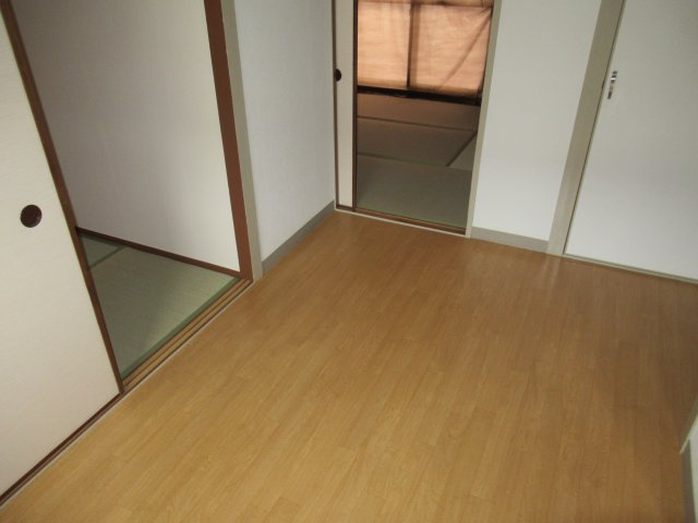 兵庫県公社　東垂水南（3）５号棟の居間・リビング|ゆったりとしたリビングです