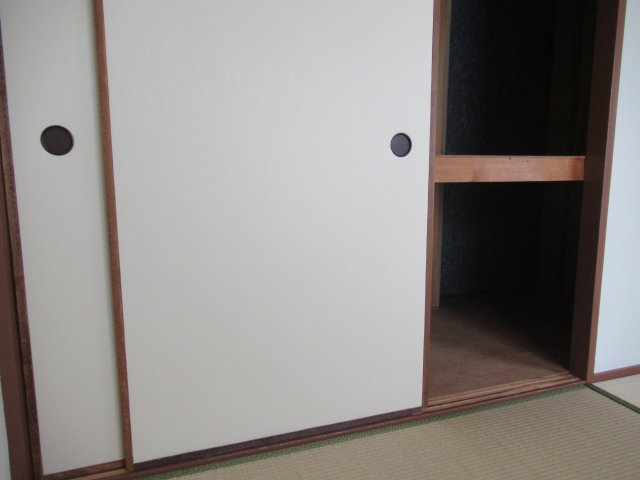 兵庫県公社　東垂水南（４）３B号棟の収納|１．５間（けん）ある押入れです