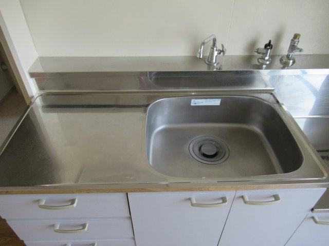 兵庫県公社　東垂水南（４）３B号棟のキッチン|お料理しやすいキッチンです