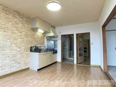 【居間・リビング】 | ◆収益物件◆メゾン小間