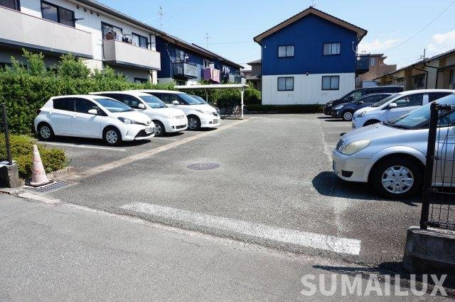 熊本市北区八景水谷２丁目のアパートの駐車場