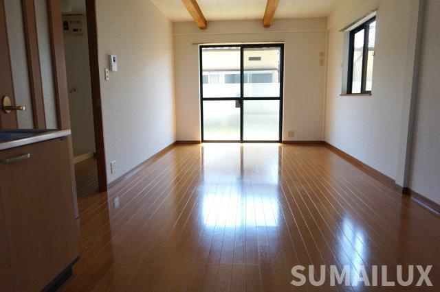 熊本市北区八景水谷２丁目のアパートの居間・リビング