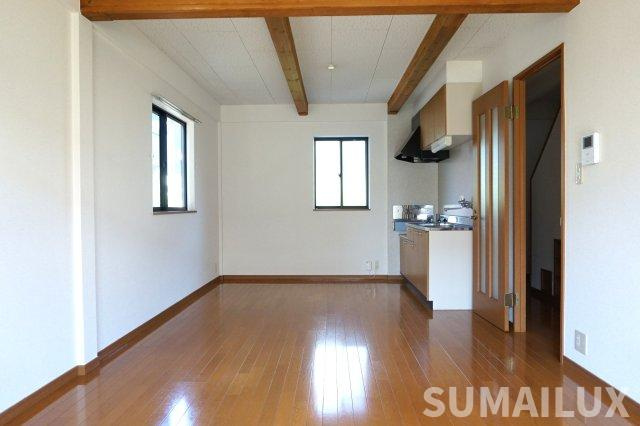 熊本市北区八景水谷２丁目のアパートの居間・リビング