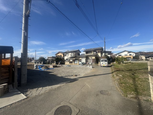 新築　桐生市相生町第24　Liveie Garden.S　１号棟　の前面道路含む現地写真|現地写真　東側接道幅員約4ｍ　